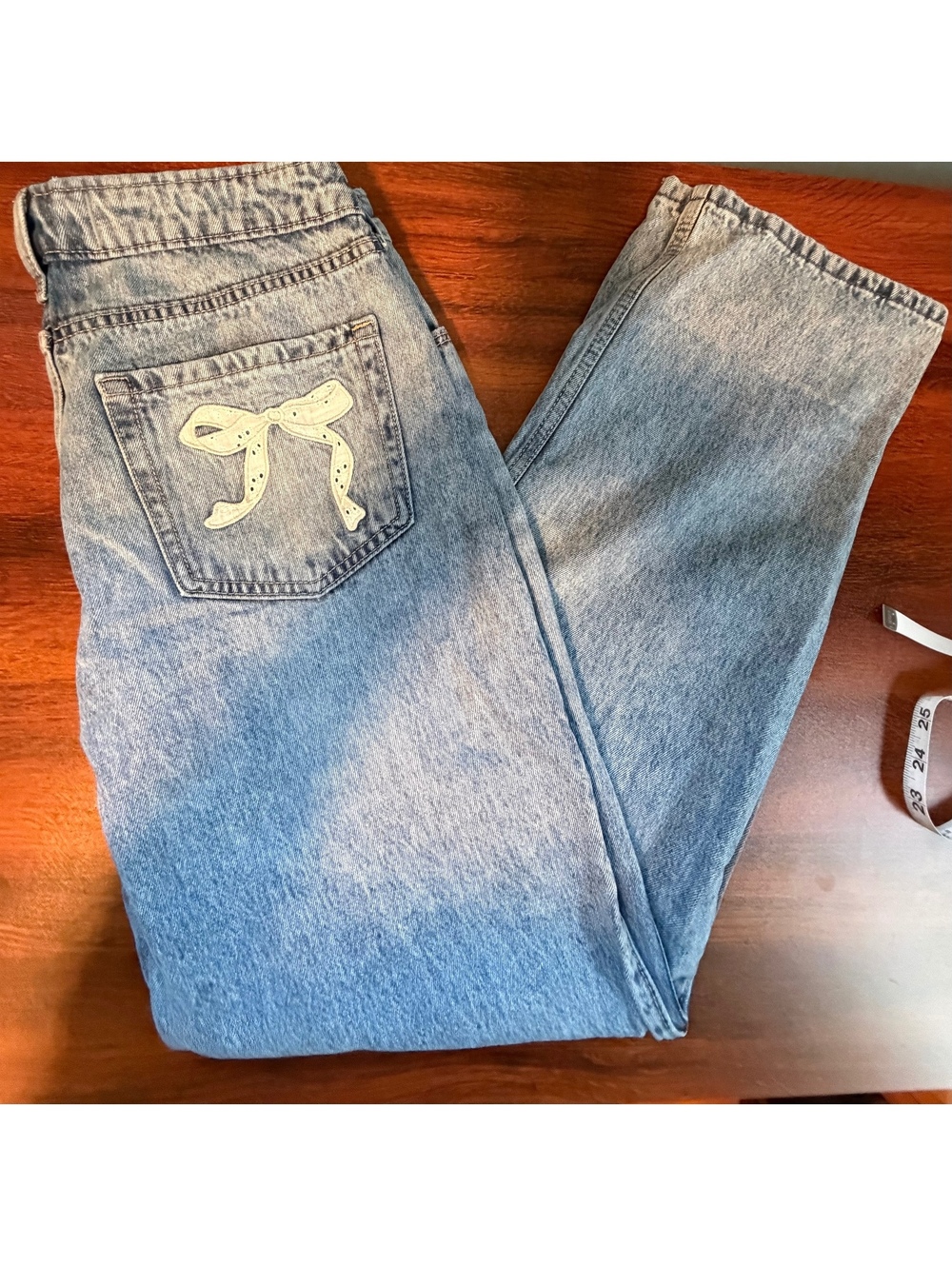 Hollister low rise loose jeans size 4r w 27